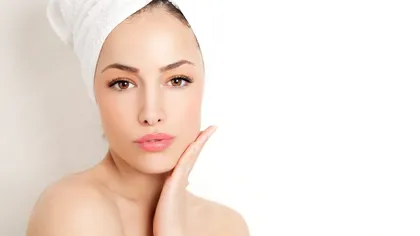 Secretele banale pentru un ten luminos. Ingredientele le găsești în bucătărie