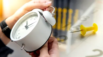 Trecerea la ora de vară 2023. Cine nu mai trebuie să dea ceasul înainte în această primăvară. Anunţ important pentru români