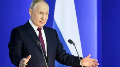 Vladimir Putin, comportament ciudat în timpul discursului de la Kremlin. Ce făcea în timp ce vorbea, toţi au observat