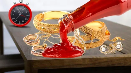 A pus ketchup pe bijuterii și a descoperit un truc genial. Ce s-a întâmplat în 20 de minute