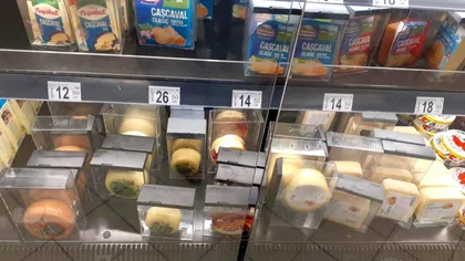 Lactatele, puse sub cheie în supermarketuri. Preţurile mari îi fac pe retaileri să îşi protejeze marfa, în România