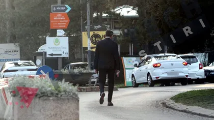 De la bolizii de peste un milion de euro, la mersul pe jos! Cum a fost surprins un cunoscut milionar din România, într-o zonă de lux a Capitalei FOTO EXCLUSIV