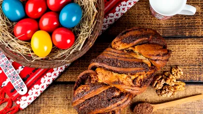 Catolicii mănâncă miel și ciocnesc ouă de Paște? Ce tradiții respectă, de fapt