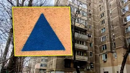Ce înseamnă triunghiul albastru de pe blocurile din România. Codul de care puţini locuitori au habar, e foarte important