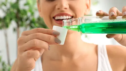 De ce nu e bine să folosești apă de gură în fiecare zi. E periculos pentru sănătatea ta