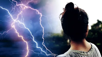 O femeie a fost la un pas de moarte după ce a fost lovită de fulger în propria casă. Obiectul banal care i-a salvat viața