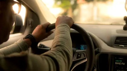 Funcția secretă pe care o au aproape toate mașinile. Pasagerii trebuie să afle ce pot face cu mânerele din interior