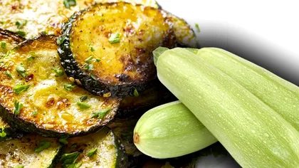 Ce mâncare poți face din dovlecei. Rețeta banală cu care îți vei impresiona toți invitații. Nu va rămâne nimic în farfurii