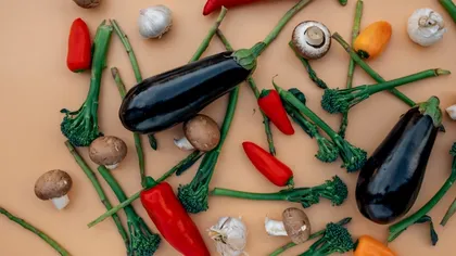 Ce să pui în borcanele cu vinete și dovlecei. Sunt un deliciu, rezistă toată iarna