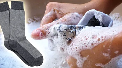 Cum se spală corect șosetele. Le-ai curățat greșit toată viața. De asta rămân murdare