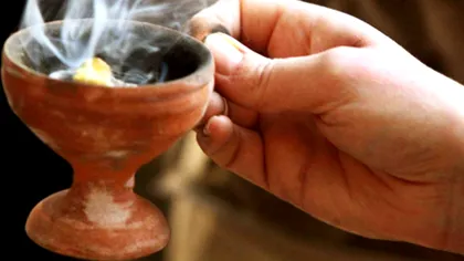 De ce este bine să aprinzi tămâie în casă în fiecare zi. Efectul uimitor pe care îl are, de fapt