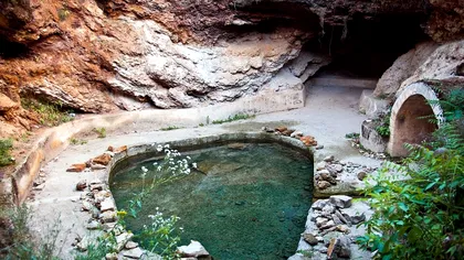 Uită de litoralul aglomerat! Zonele superbe din România unde te poţi bucura de apă, dar şi de băile termale