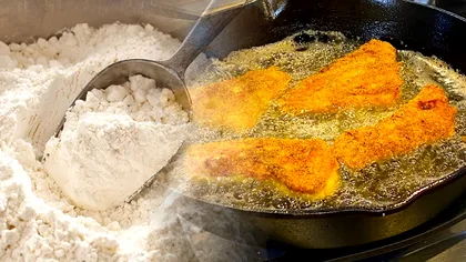 Pune acest ingredient în făina cu care prăjești peștele. O să aibă o crustă crocantă și un gust delicios