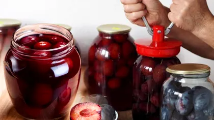 Compot de prune pentru iarnă. Rețeta simplă și rapidă, fără conservanți