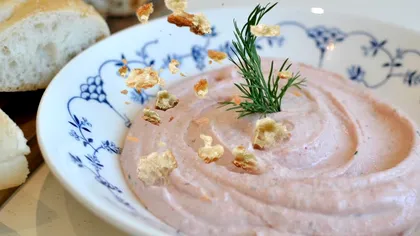 De ce să nu mai pui pâine în salata de icre, de fapt. Care este secretul celui mai gustos preparat