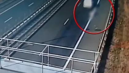Scene de groază pe A1. Un bărbat a sărit din maşină din cauza soţiei, în ciuda vitezei mari. Ce s-a întâmplat cu el