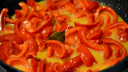 Cum se prepară gogoșarii în sos de muștar. Secretul celei mai delicioase garnituri