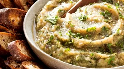 Uită de salata de vinete! Varianta mai sănătoasă şi mai gustoasă, o vei face toată toamna