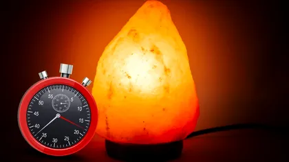 Cât se ține în priză lampa de sare. Locul în care este indicat să o așezi în casă