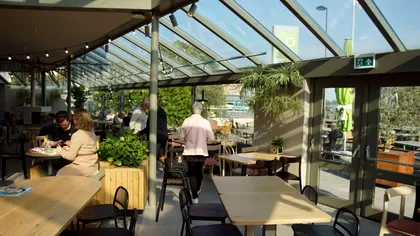 Doi părinți au plătit o suprataxă de 50 de dolari la un restaurant dintr-un motiv incredibil: ‘E parenting prost’