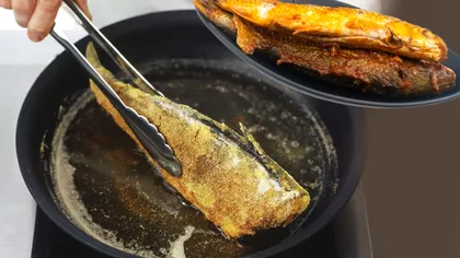 Trucul genial prin care peștele nu se va mai lipi de tigaie. Va fi aromat și crocant