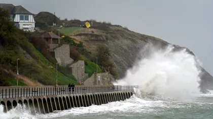 Fenomene extreme în Marea Britanie. Vremea a luat-o razna, vânt de peste 100 de km/h: ‘Pericol pentru viața ta’