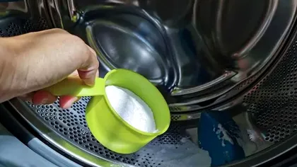 Pune acid citric în mașina de spălat și scapă de o mare problemă. Va avea o viață mai lungă