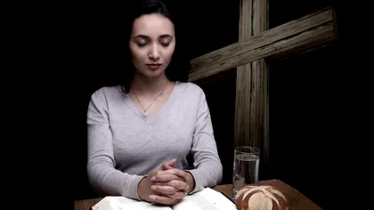 Rugăciunea puternică pe care să o citești în fiecare post. Te ferește de necazuri și te întărește