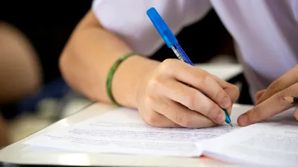 Un elev a aflat că va primi bursă de merit, chiar dacă are media sub 5. Cum este posibil