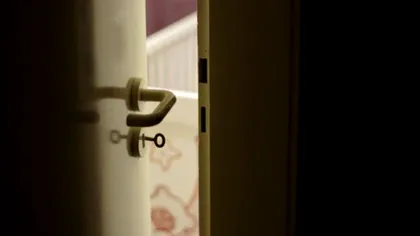 O expertă în siguranță susține să închizi ușa de la camera copilului în fiecare noapte. Care este motivul