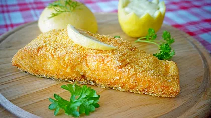Cu ce să amesteci mălaiul înainte de a prăji peştele. Aşa va ieşi crocant la exterior, reţetă pentru Revelion