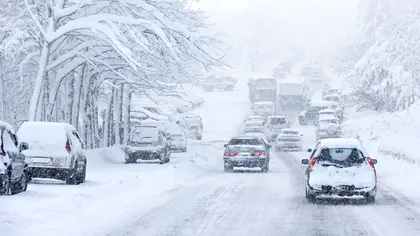 Cum trebuie să frânezi când e zăpadă pe stradă. Regula de aur care te ferește de incidente