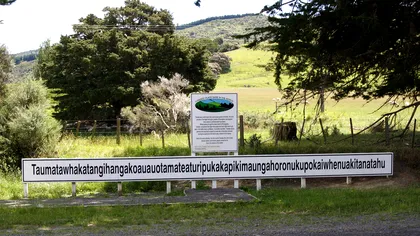 Localitatea cu cel mai lung nume din lume. Are 58 de litere. Tu poți să pronunți acest cuvânt?