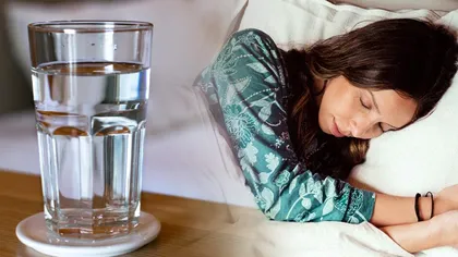 De ce să nu mai pui un pahar cu apă lângă pat. Toţi procedăm aşa, dar este periculos, spun specialiştii