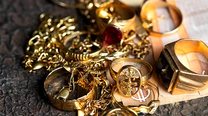 Cum îţi dai seama dacă o bijuterie este din aur. Cele două litere care nu ar trebui să fie ștanțate pe ea