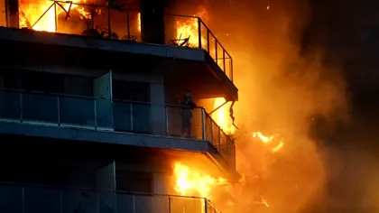 Incendiu devastator într-un bloc din Valencia. Doi români şi-au pierdut viaţa. Încă 15 persoane sunt dispărute UPDATE