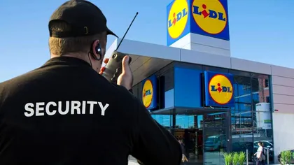 Paznicul unui magazin LIDL din România a ajuns viral. Ce făcea în interior bărbatul: 