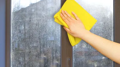 Cu ce să ştergi geamurile pentru a nu se mai depune praf pe ele. Doar gospodinele adevărate ştiu secretul