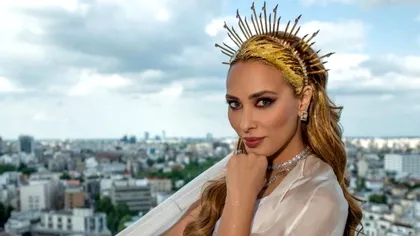 Iulia Vântur, apariție de mare efect după ce s-a întors în India. Rochia în stil indian i-a venit de minune FOTO