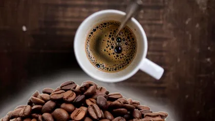 A crezut că are boabe de cafea în cană, dar apoi a văzut că se mişcă. Ce erau, de fapt?