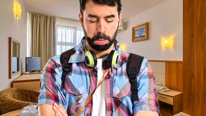 Coșmar pentru niște turiști care s-au dus la mare, în stațiunea Saturn. Ce au găsit în camera de hotel i-a blocat