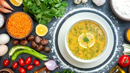 Cât se mai lasă pe foc ciorba de pui a la grec după ce ai pus smântâna. Regula de aur pe care trebuie să o știe orice gospodină