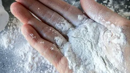 5 trucuri eficiente cu pudră de talc pentru grădina ta. Face minuni dacă o folosești așa