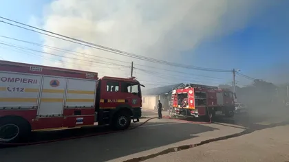 Incendiu puternic în Tulcea! A fost activat Planul Roșu de Intervenție: 40 de persoane, evacuate după ce un azil de bătrâni a luat foc