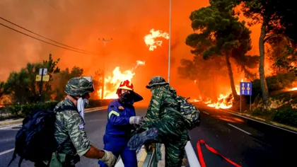 Incendiu masiv în Grecia. Mai multe orașe au fost evacuate, flăcările se apropie amenințător de Atena