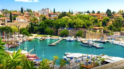 Vacanță de coșmar în Turcia pentru patru familii de români. Gândaci și mizerie în loc de lux: “Nu mai mergem niciodată”