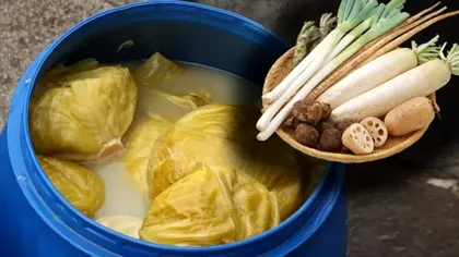 Ce să faci dacă varza murată a început să facă floare. Ingredientele pe care trebuie să le adaugi în butoi ca să limpezești rapid zeama