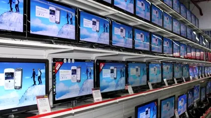 Cum a reușit un bărbat din Alba Iulia „să cumpere” un televizor cu doar 4 lei. Ce i s-a întâmplat când a ajuns la casa de marcat