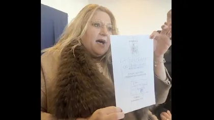 Diana Șoșoacă s-a filmat în cabina de vot: și-a adăugat numele pe buletinele de vot și a aplicat ștampila