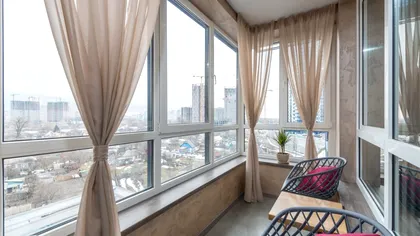 Cum menții geamurile uscate pe timpul iernii. Cinci trucuri care te ajută să elimini condensul în câteva minute